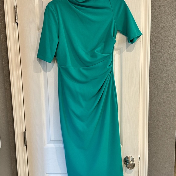 Maggy London Blue Ruched Sheath Dress with Cowl Neck and Short Sleeves - Picture 2 of 4